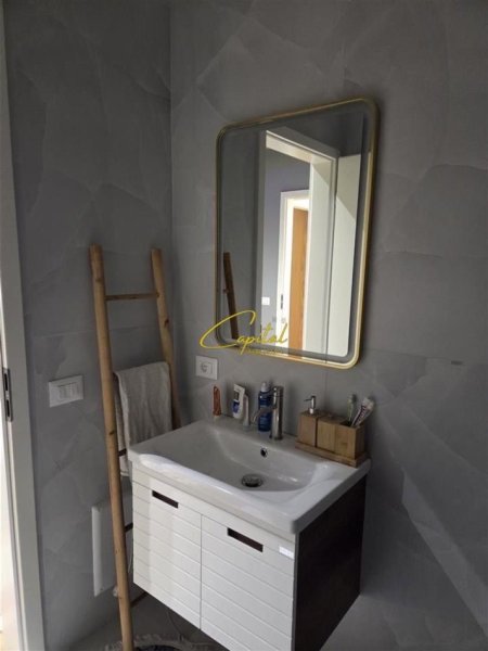 Tirane, shitet apartament 2+1 Kati 5, 86 m² 165.000 € (ALI DEMI)