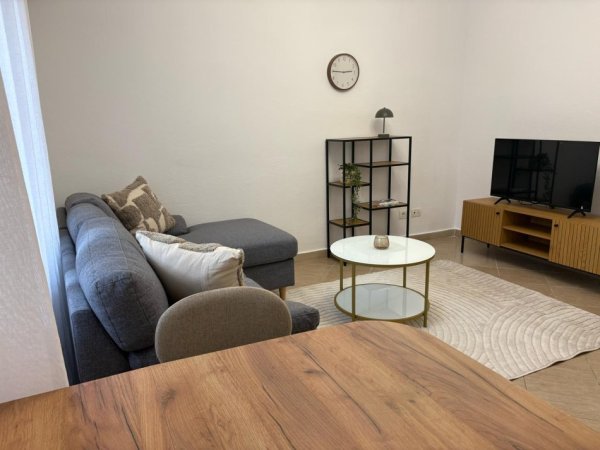 Tirane, jepet me qera apartament 1+1+Ballkon Kati 3, 60 m² 50,000Leke (Rruga Shyqyri Ishmi)