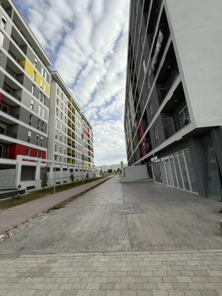 Tirane, shitet apartament 2+1+Ballkon Kati 3, 94 m² 81.500 € (Gryka Kacanikut Univers City Okazion 870€/m2 Faze Suvaje)