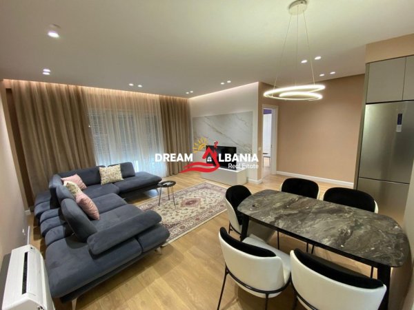 Tirane, jepet me qera apartament 2+1+Ballkon , 100 m² 800 € 