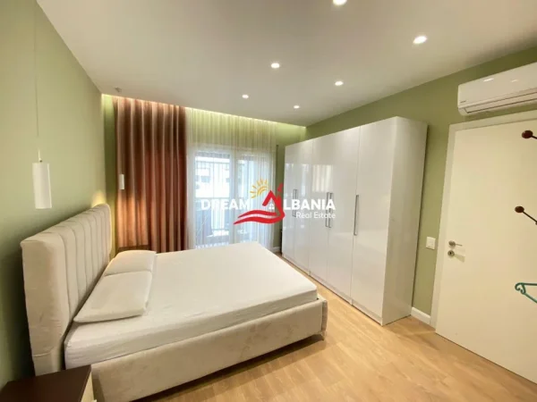 Tirane, jepet me qera apartament 2+1+Ballkon , 100 m² 800 € 