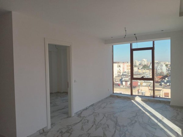 Tirane, jepet me qera zyre Kati 2, 30 m² 600 € (Kullat Binjake)