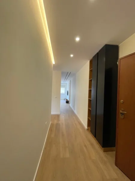 Tirane, jepet me qera apartament 3+1 Kati 2, 116 m² 1.000 € (Tirane, Liqeni i Thate)