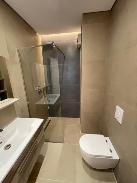 Tirane, jepet me qera apartament 3+1 Kati 2, 116 m² 1.000 € (Tirane, Liqeni i Thate)