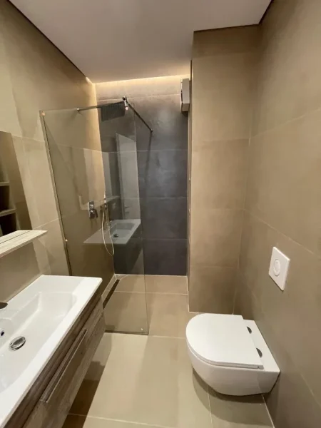 Tirane, jepet me qera apartament 3+1 Kati 2, 116 m² 1.000 € (Tirane, Liqeni i Thate)