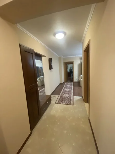 Tirane, jepet me qera apartament 2+1+Ballkon Kati 2, 120 m² 450 € (Rruga idriz dollaku)