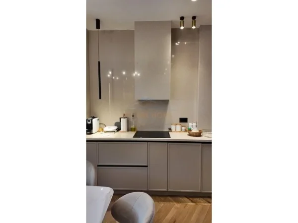 Durres, shitet Vile 2 Katshe Kati 1, 340 m² 800.000 € (Kompleksi San Pietro, Gjiri i Lalezit)