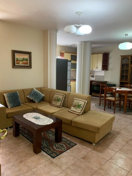 Tirane, jepet me qera apartament 1+1+Ballkon Kati 5, 76 m² 55,000 Leke  (Sheshi Willson)