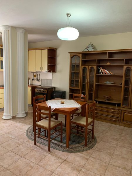 Tirane, jepet me qera apartament 1+1+Ballkon Kati 5, 76 m² 55,000 Leke  (Sheshi Willson)