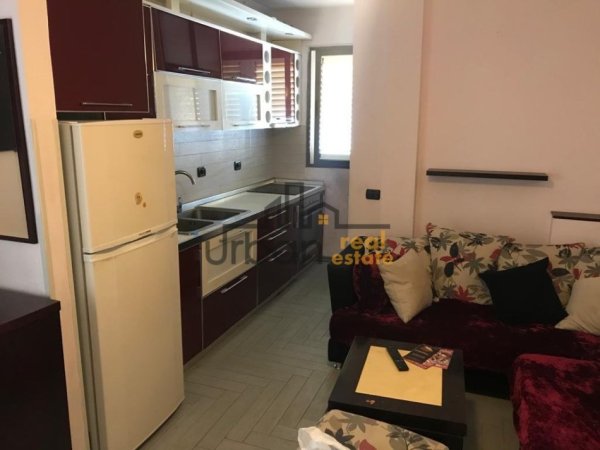 Tirane, jepet me qera apartament 2+1 Kati 5, 65 m² 400 € (Ali Demi)