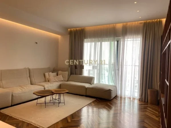 Tirane, jepet me qera apartament 2+1 Kati 13, 120 m² 2.100 € (Tek Ambasador 3)