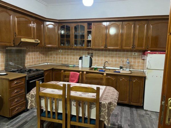 Tirane, jepet me qera Vile 2+1+Ballkon Kati 2, 60 m² 358 € (Rruga Besim Alla)