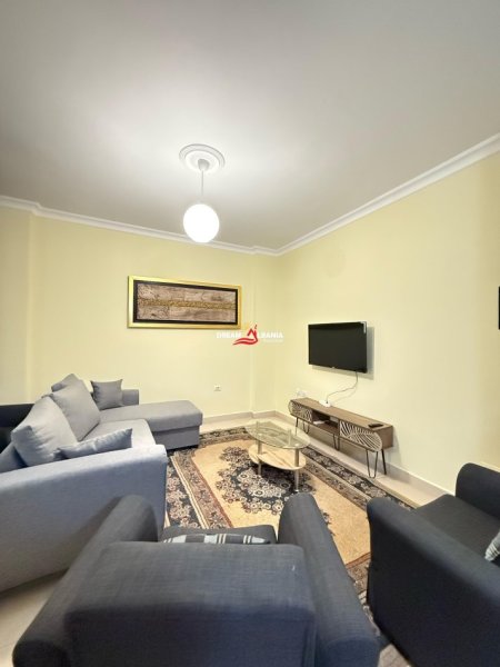 Tirane, jepet me qera apartament 2+1 , 90 m² 600 € 