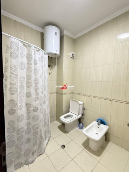 Tirane, jepet me qera apartament 2+1 , 90 m² 600 € 
