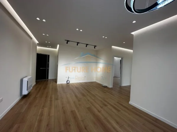 Tirane, jepet me qera apartament 2+1 Kati 9, 105 m² 750 € (Rruga e Dibres)