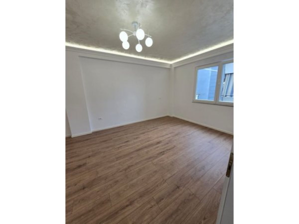 Tirane, shitet apartament 2+1 Kati 7, 96 m² 210.000 € (Rruga e Kavajes)