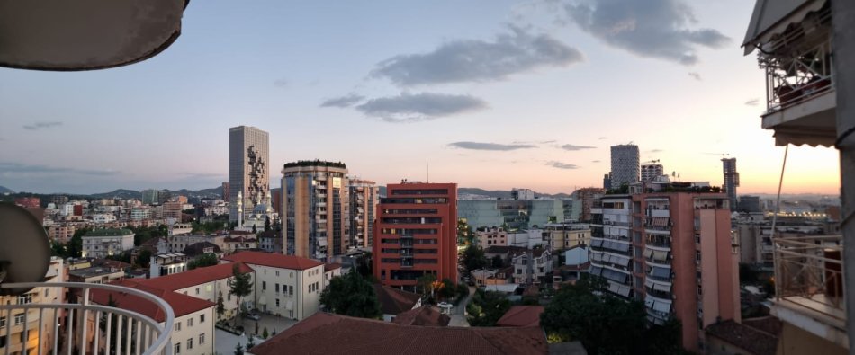 Tirane, jepet me qera apartament 1+1 Kati 9, 87 m² 700 € (Pazari i Ri)