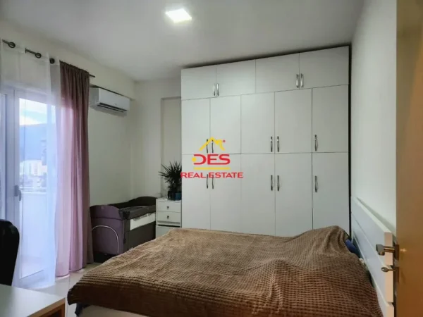 Shqiperi, shitet apartament 1+1+Ballkon Kati 9, 84 m² 125.000 € (Rr Hasan Kushta)