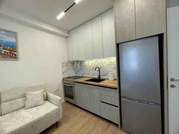 Tirane, shitet apartament 1+1 Kati 5, 28 m² 89.000 € (21 Dhjetori)