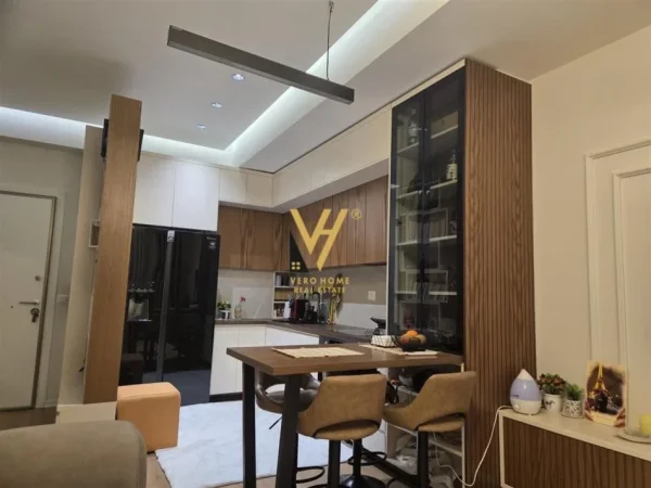 Tirane, shitet apartament 2+1+Ballkon Kati 5, 86 m² 165.000 € (ALI DEMI)