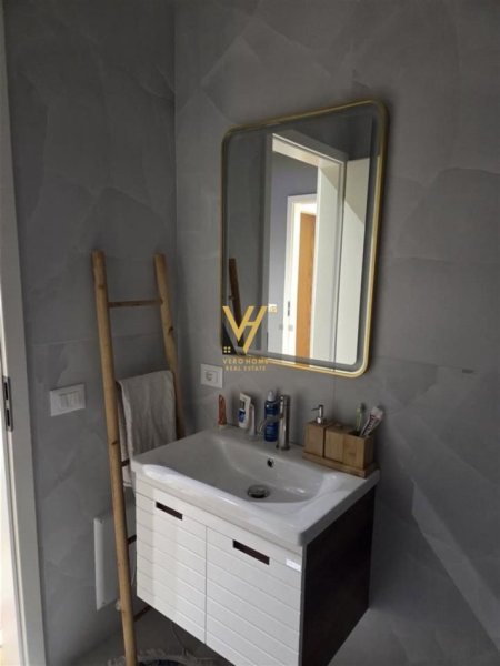 Tirane, shitet apartament 2+1+Ballkon Kati 5, 86 m² 165.000 € (ALI DEMI)