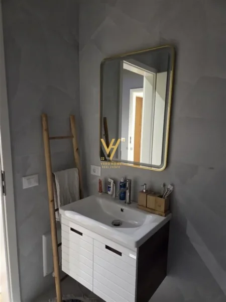 Tirane, shitet apartament 2+1+Ballkon Kati 5, 86 m² 165.000 € (ALI DEMI)