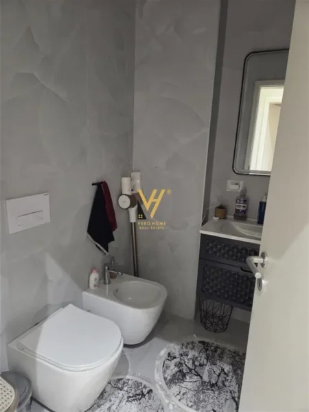 Tirane, shitet apartament 2+1+Ballkon Kati 5, 86 m² 165.000 € (ALI DEMI)