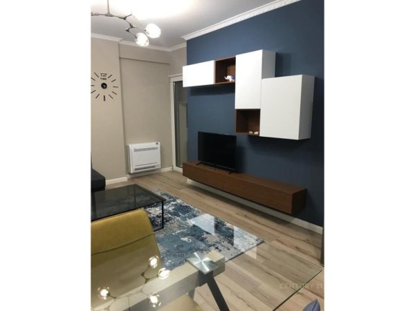 Tirane, jepet me qera apartament 1+1 Kati 2, 66 m² 700 € (Kristal Center)
