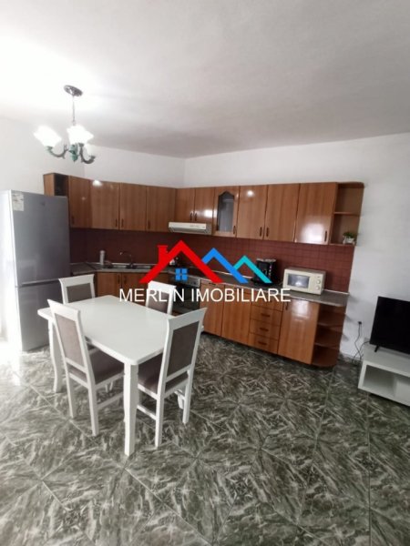 Tirane, jepet me qera apartament 2+1+Ballkon Kati 7, 87 m² 550 € (RRUGA MUZAKET.DON BOSKO)