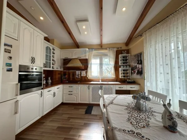 Durres, shitet apartament 2+1+Ballkon Kati 3, 114 m² 250.000 € (Gjiri i Lalzit, Kompleksi Primavera)