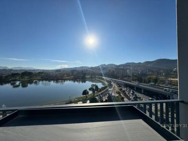Tirane, shitet apartament+verande | Penthouse 3+1 Kati 4, 249 m² 770.000 € (Lake View)
