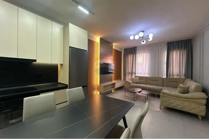 Tirane, jepet me qera apartament 2+1 , 99 m² 650 € (Green City)