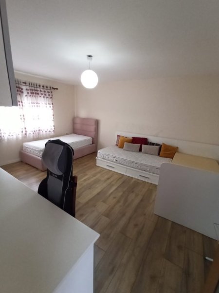 Tirane, jepet me qera apartament 2+1 Kati 6, 130 m² 600 € (Selvia)