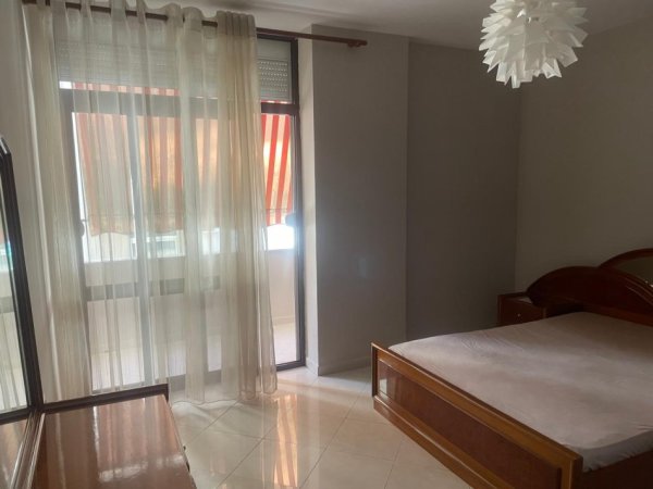 Tirane, jepet me qera apartament 1+1+Ballkon Kati 4, 70 m² 50,000Leke (Rruga e Elbasanit)
