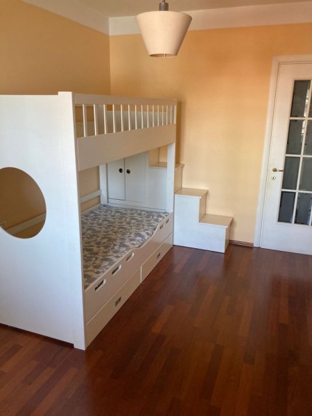 Tirane, jepet me qera apartament 2+1+Ballkon Kati 5, 120 m² 800 € (Rruga e Elbasanit)