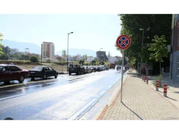 Tirane, shitet ambjent biznesi Kati 0, 78 m² 170.000 € (RRUGa gramoz pashko)