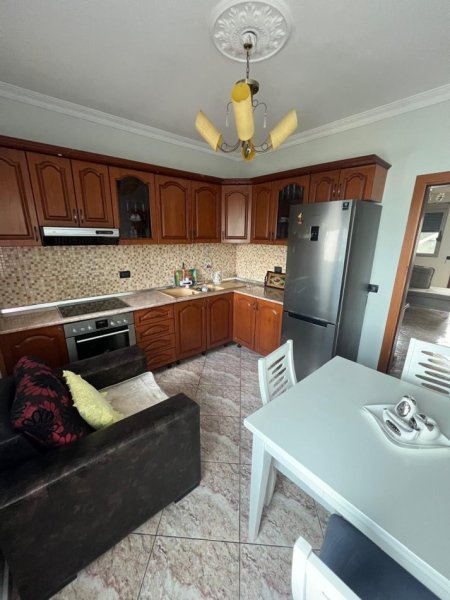 Tirane, jepet me qera Vile 2+1+Ballkon Kati 2, 124 m² 511 € (Allias-Rruga Njazi Meka)