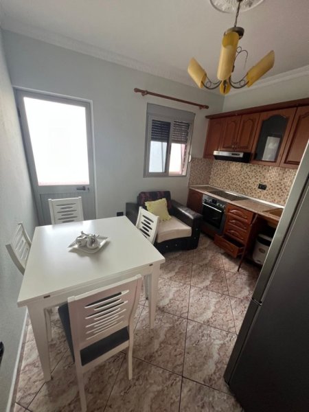 Tirane, jepet me qera Vile 2+1+Ballkon Kati 2, 124 m² 511 € (Allias-Rruga Njazi Meka)