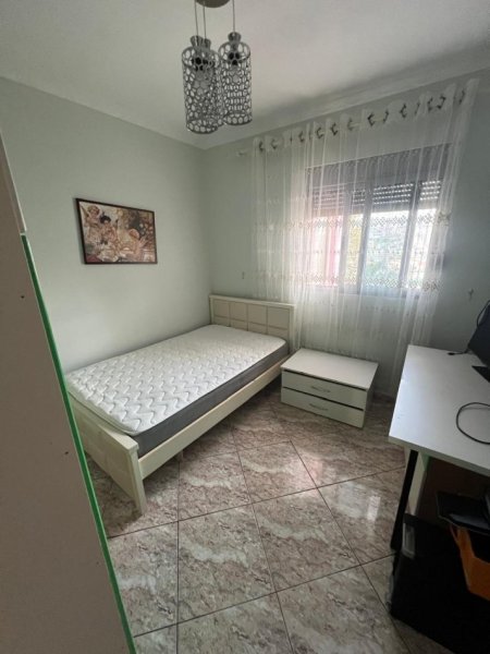 Tirane, jepet me qera Vile 2+1+Ballkon Kati 2, 124 m² 511 € (Allias-Rruga Njazi Meka)