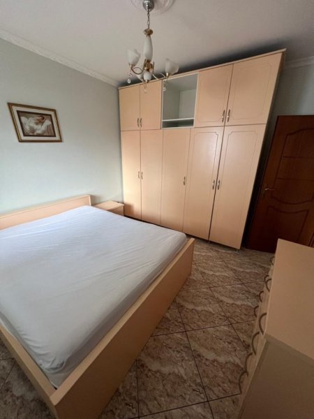 Tirane, jepet me qera Vile 2+1+Ballkon Kati 2, 124 m² 511 € (Allias-Rruga Njazi Meka)