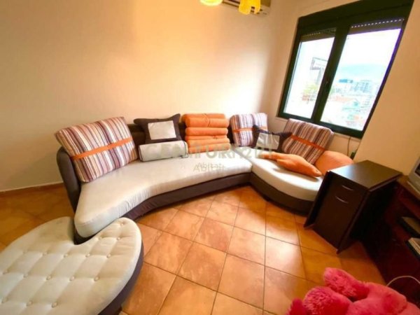 Tirane, jepet me qera apartament 1+1 Kati 6, 46 m² 550 € (Rruga e Kavajes)