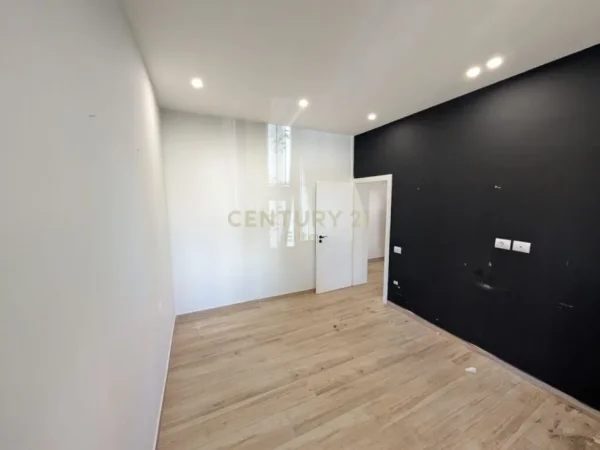 Tirane, jepet me qera apartament 1+1 Kati 1, 50 m² 600 € (stadiumi dinamo)