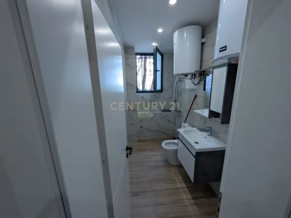 Tirane, jepet me qera apartament 1+1 Kati 1, 50 m² 600 € (stadiumi dinamo)