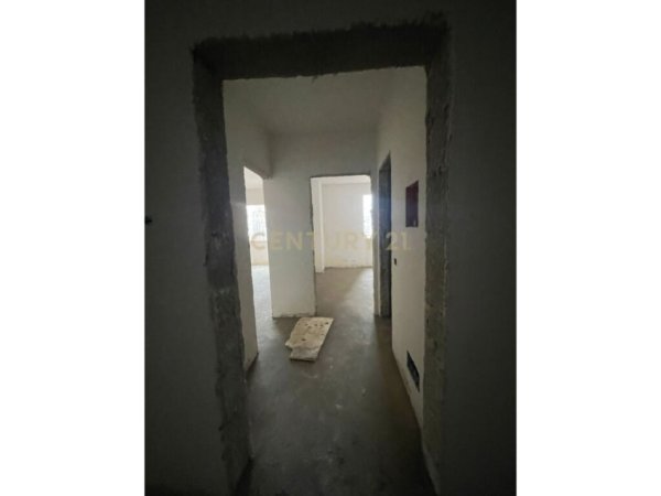 Tirane, shitet apartament 1+1 Kati 6, 70 m² 87.000 € (yzberisht)