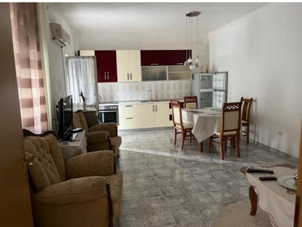 Tirane, jepet me qera Vile 1+1+Ballkon Kati 2, 80 m² 370 € (Rruga Todi Shkurti)