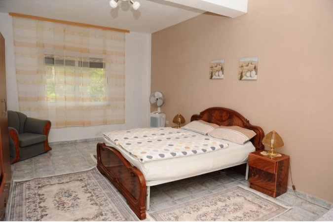 Tirane, jepet me qera Vile 1+1+Ballkon Kati 2, 80 m² 370 € (Rruga Todi Shkurti)