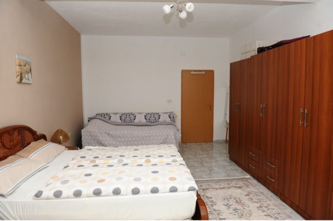 Tirane, jepet me qera Vile 1+1+Ballkon Kati 2, 80 m² 370 € (Rruga Todi Shkurti)