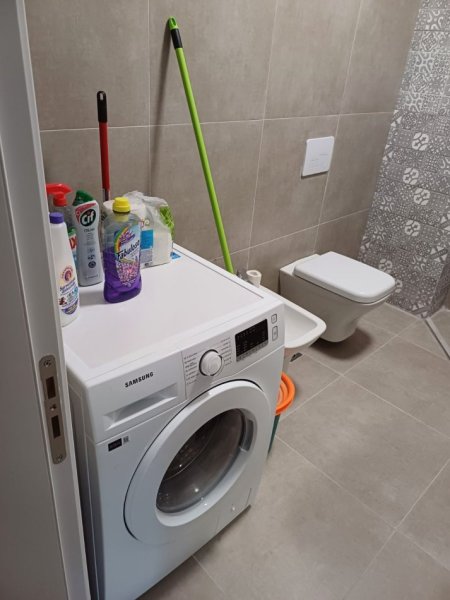 Tirane, jepet me qera apartament 1+1+Ballkon Kati 6, 60 m² 800 € (Ish Stacioni Treni-Rruga Karl Gega)