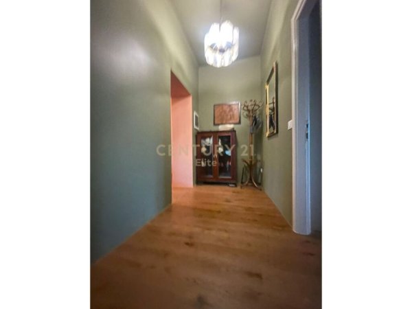 Tirane, jepet me qera apartament 2+1 Kati 2, 100 m² 1.500 € (myslym shyri)