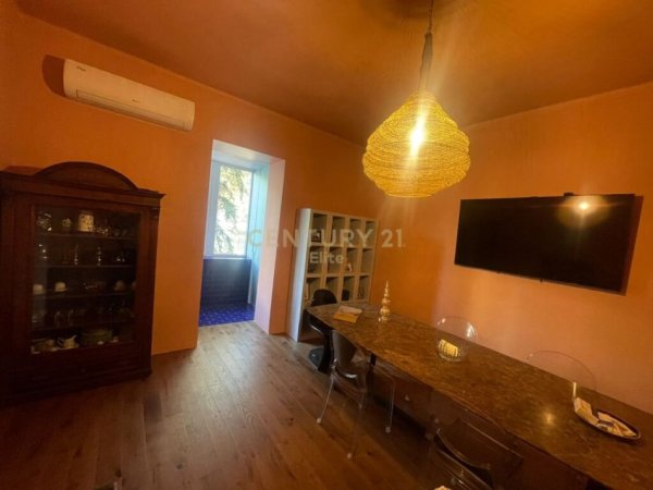 Tirane, jepet me qera apartament 2+1 Kati 2, 100 m² 1.500 € (myslym shyri)